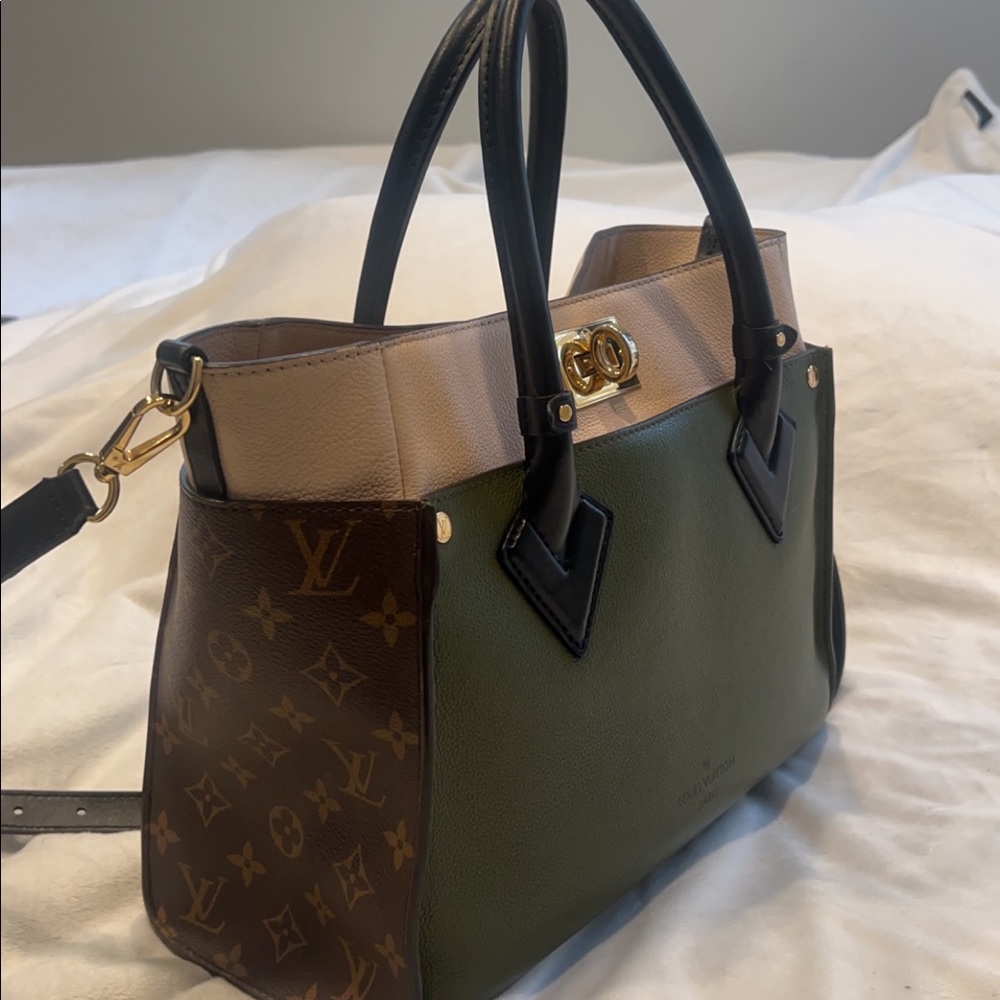 LOUIS VUITTON ON MY SIDE MM